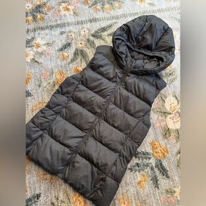 Uniqlo Ultra Light Down Vest with Removable Hood Medium